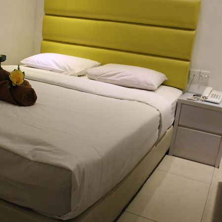 Rose Cottage Hotel Taman Impian Senai Johor Bahru Buitenkant foto