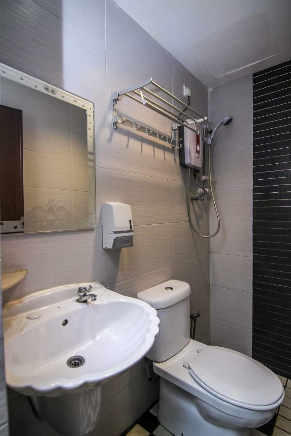 Rose Cottage Hotel Taman Impian Senai Johor Bahru Buitenkant foto